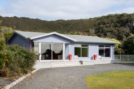 Sisters Beach Accommodation